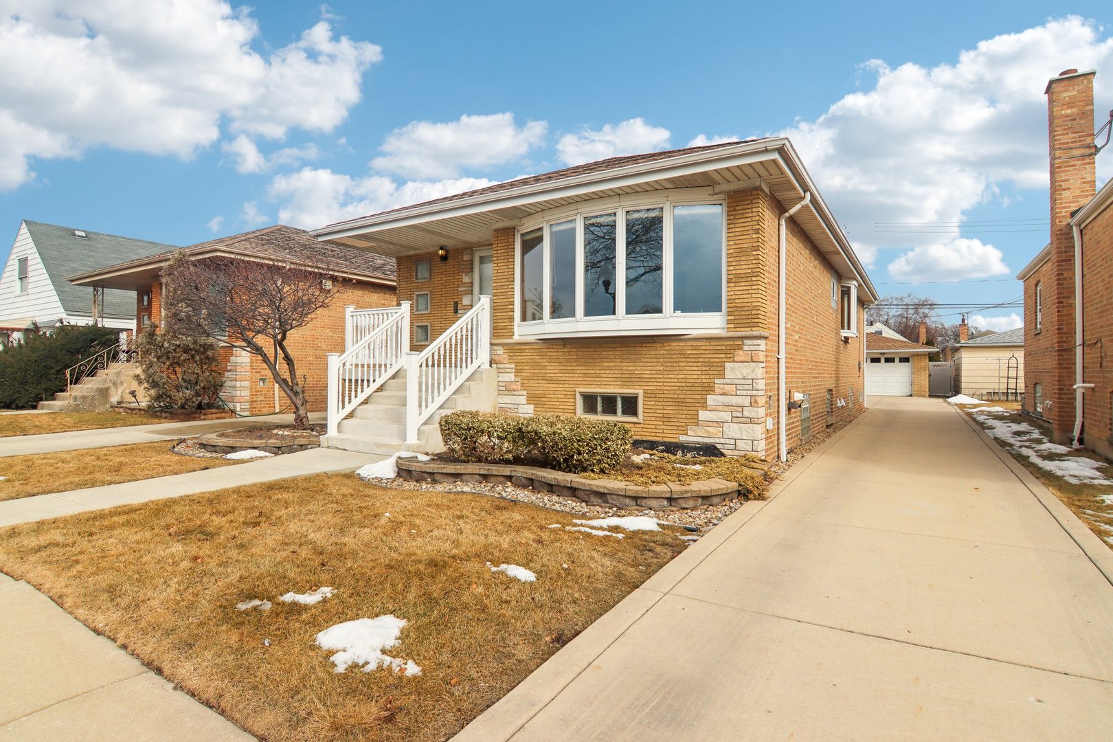 5819 S Austin Avenue