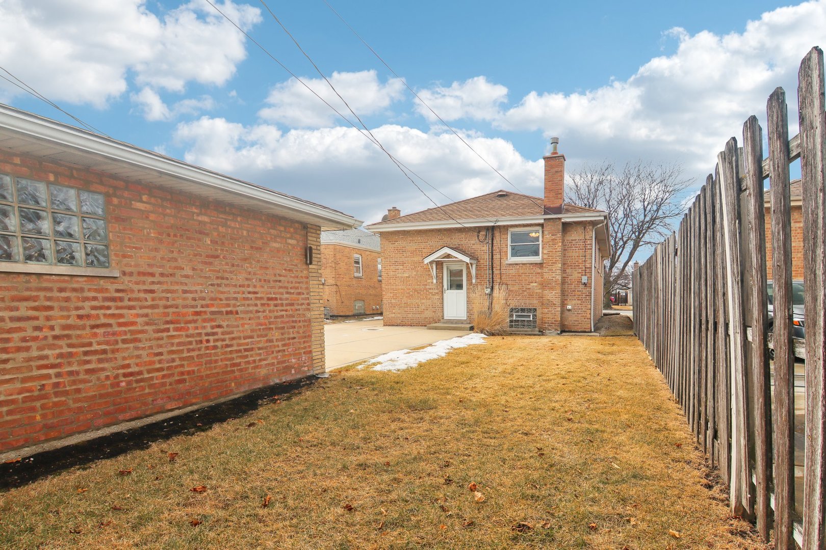 5819 S Austin Avenue