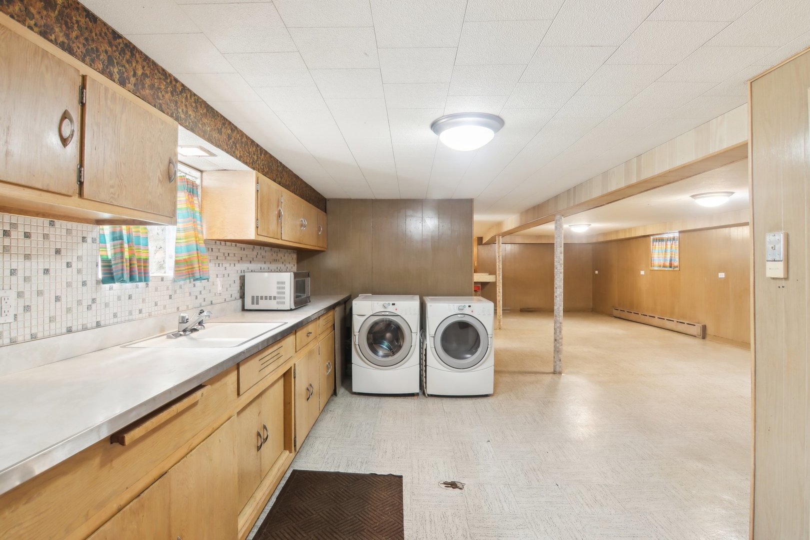 5819 S Austin Avenue