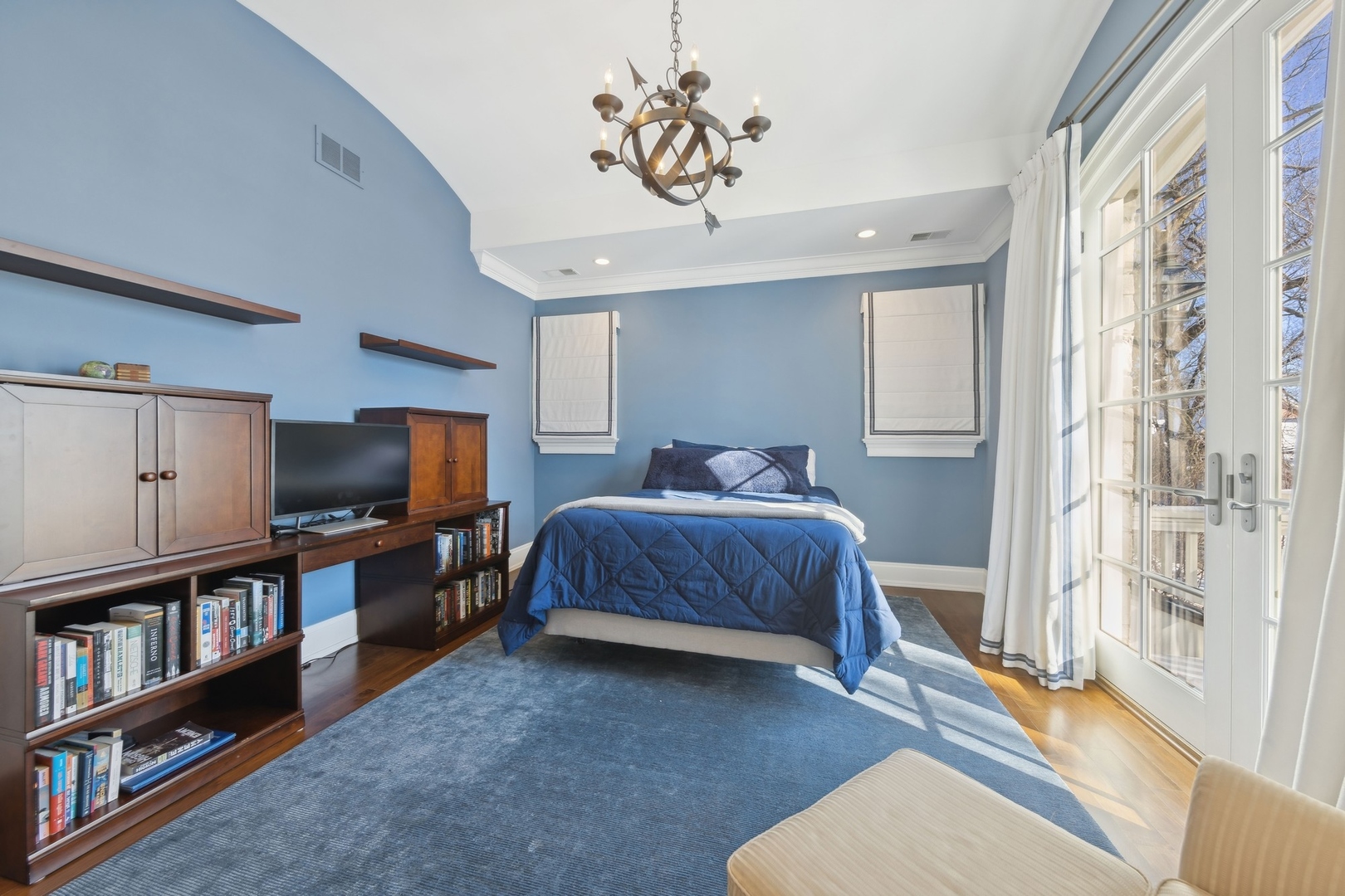 123 W Hickory Street