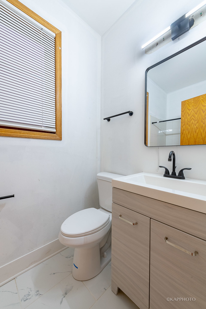 2457 W Lexington Street Unit: 2