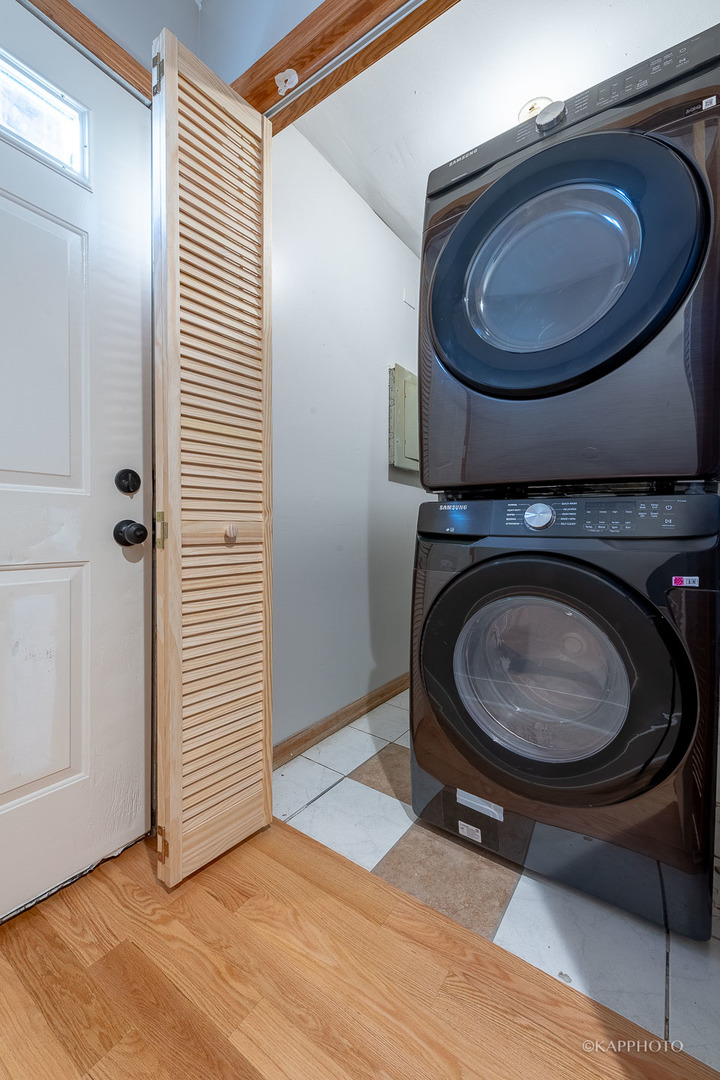 2457 W Lexington Street Unit: 2