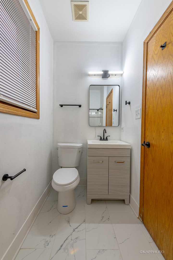 2457 W Lexington Street Unit: 2