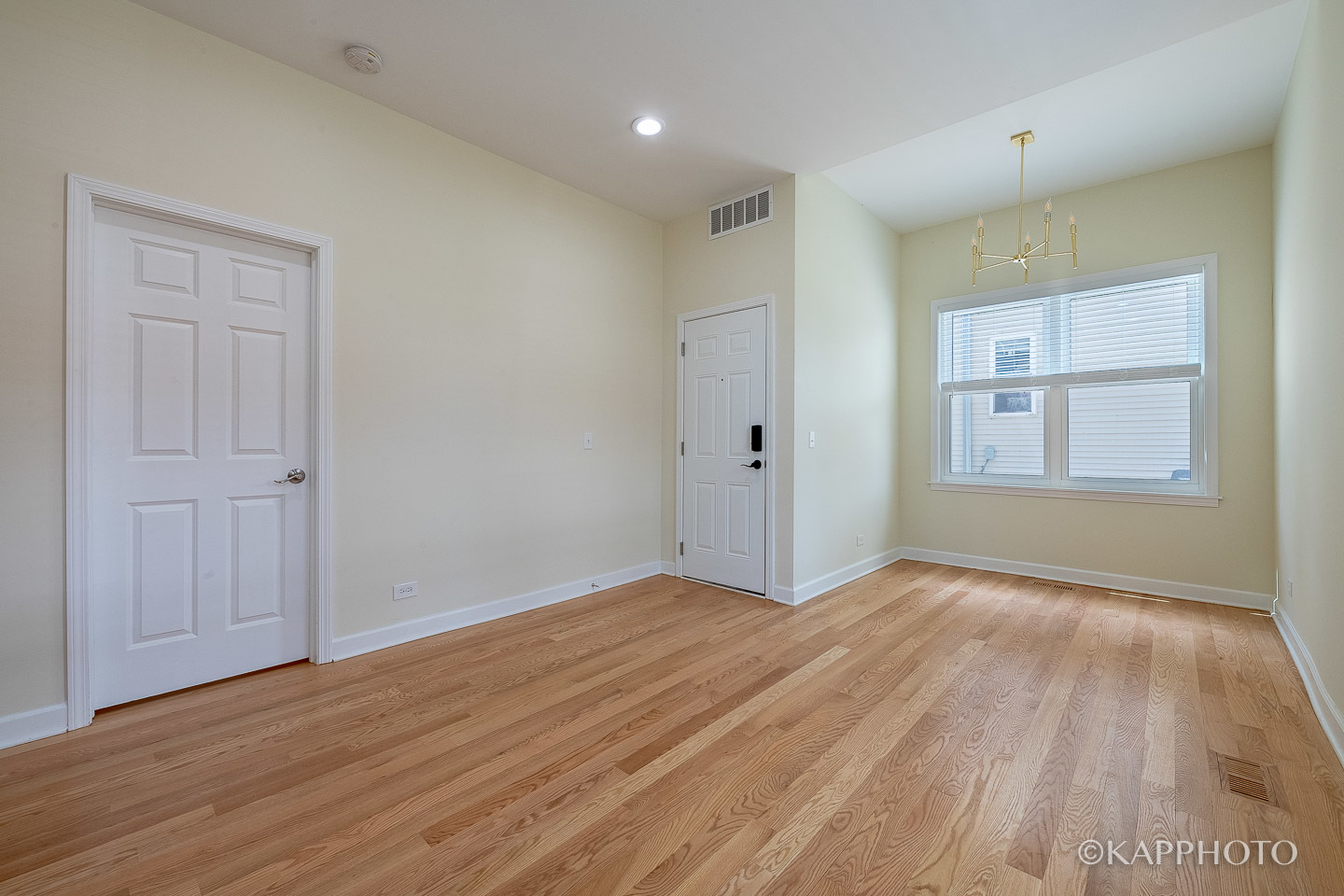 2239 W Cornelia Avenue