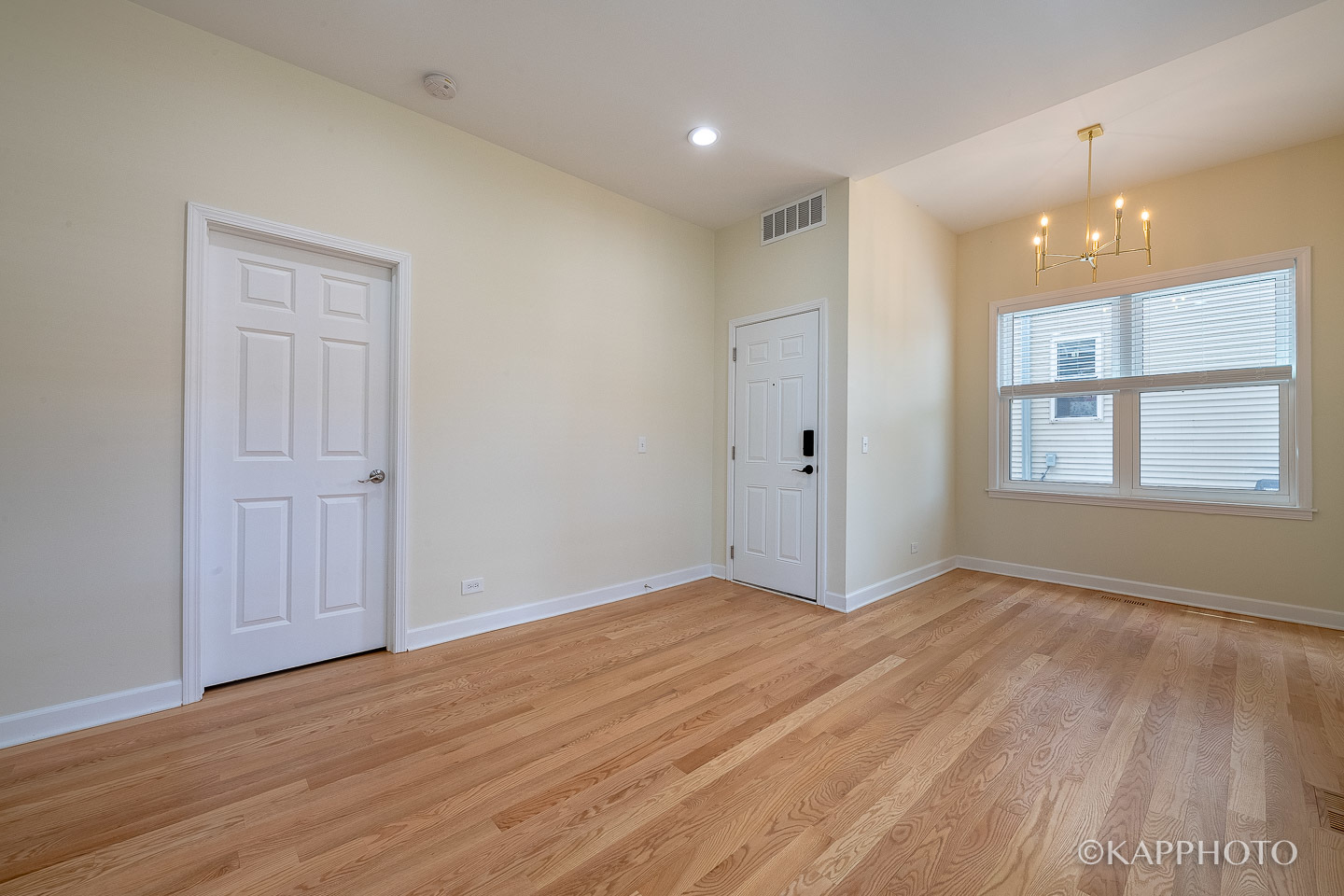 2239 W Cornelia Avenue