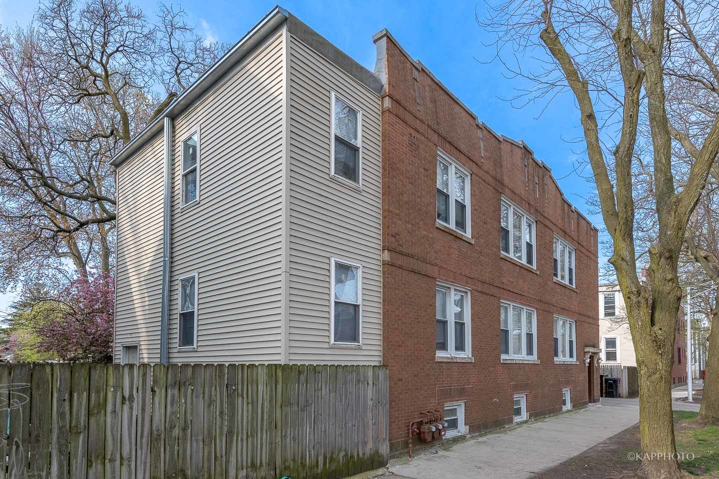 2239 W Cornelia Avenue