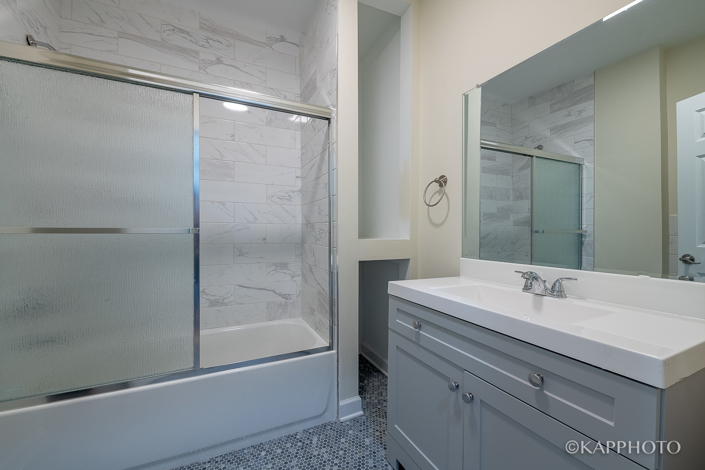 2239 W Cornelia Avenue