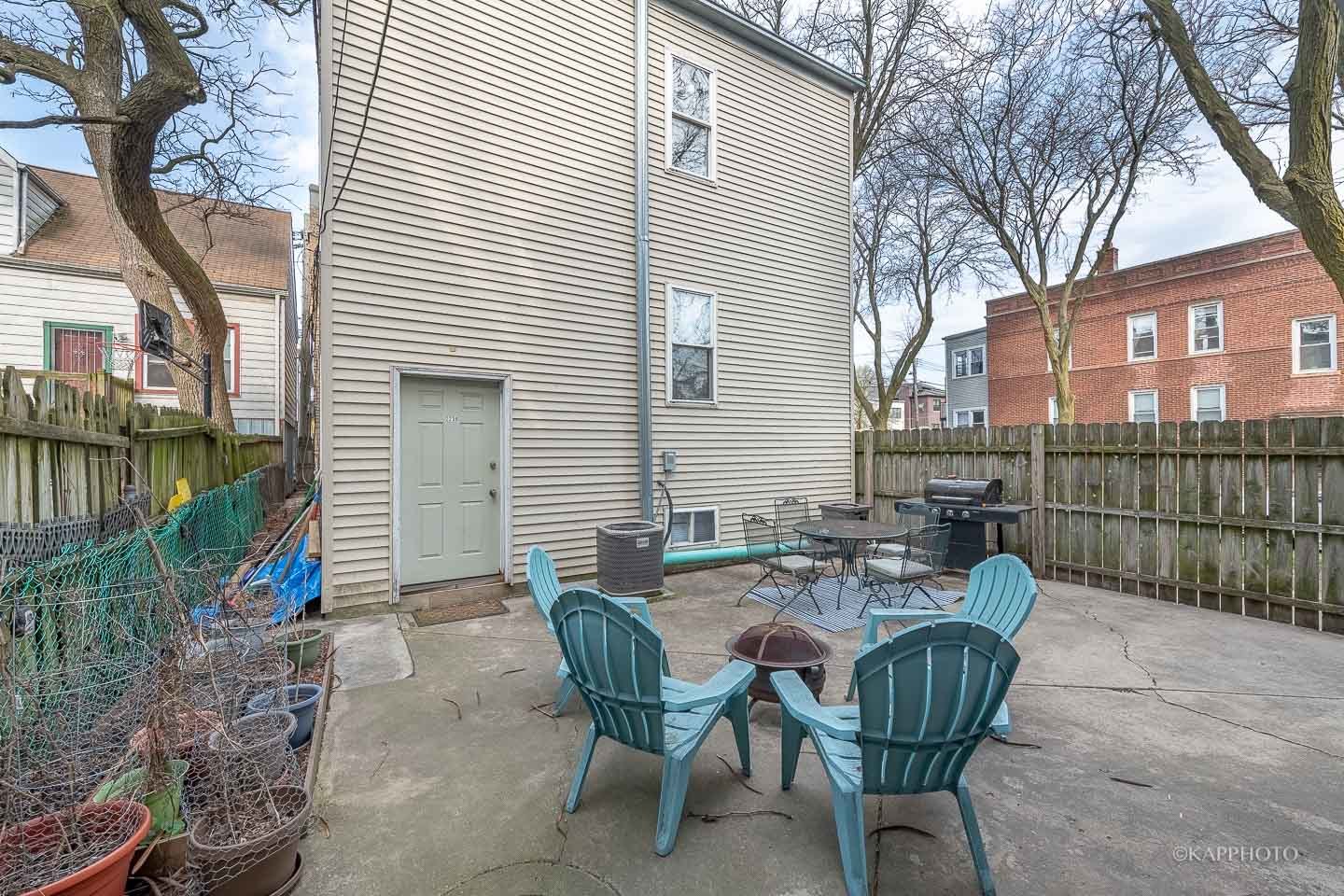 2239 W Cornelia Avenue