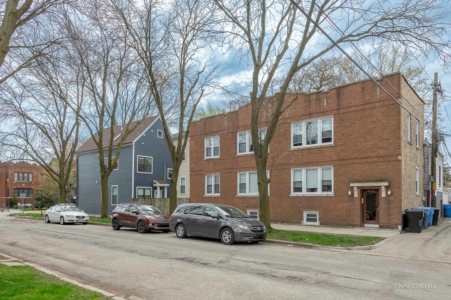 2239 W Cornelia Avenue