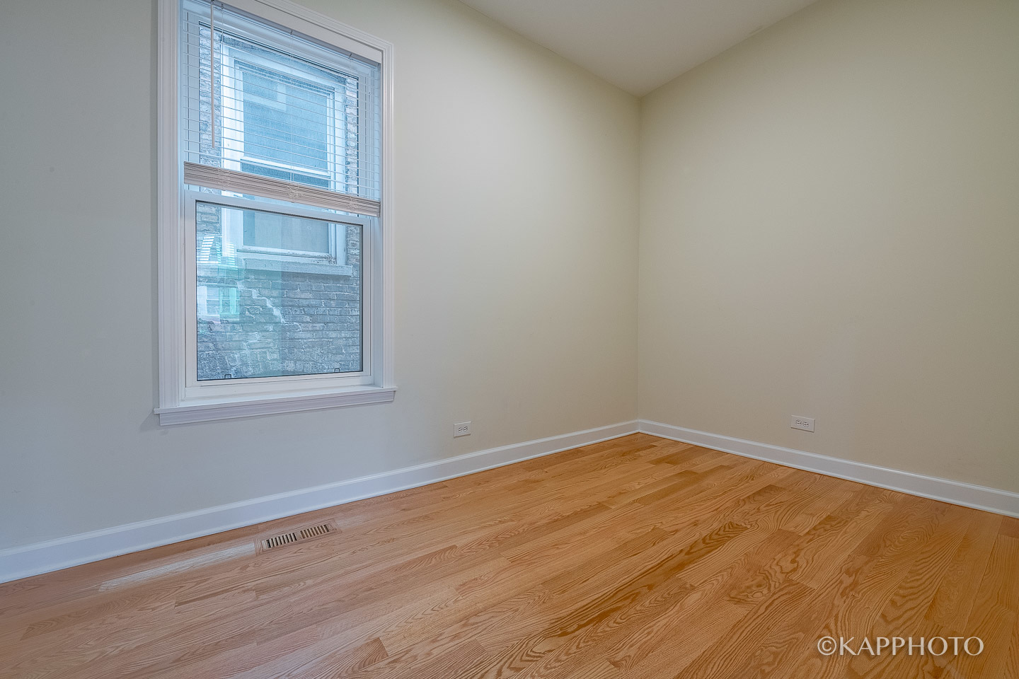 2239 W Cornelia Avenue