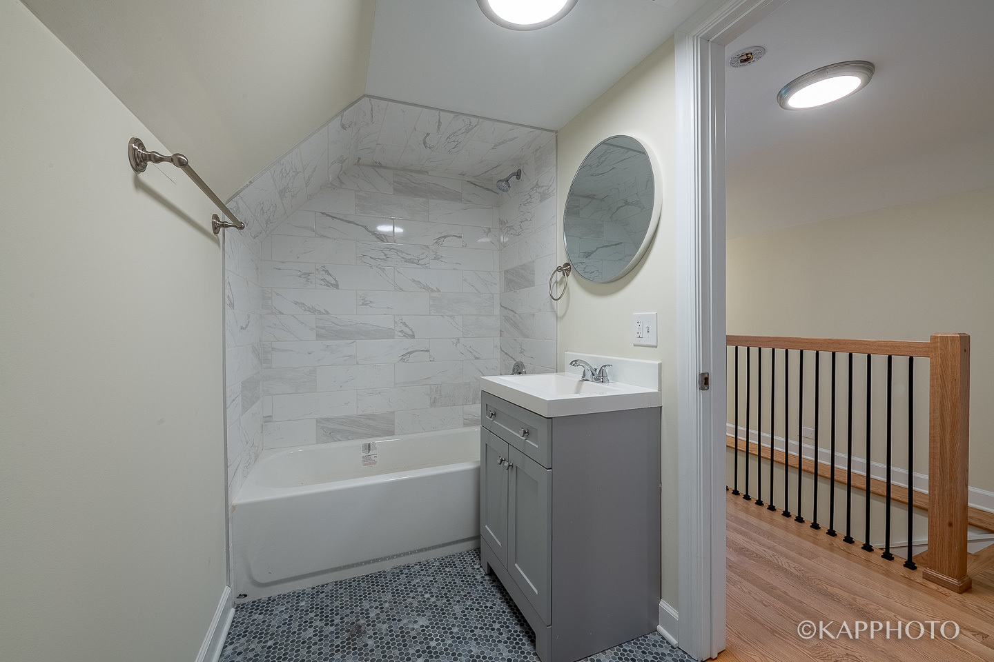 2239 W Cornelia Avenue