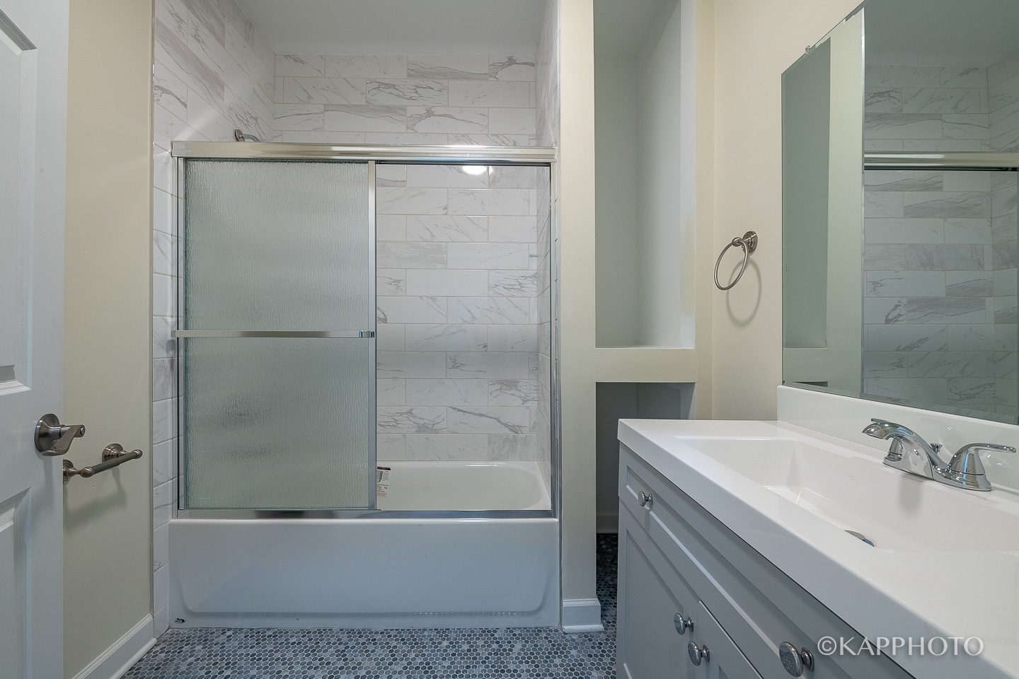 2239 W Cornelia Avenue