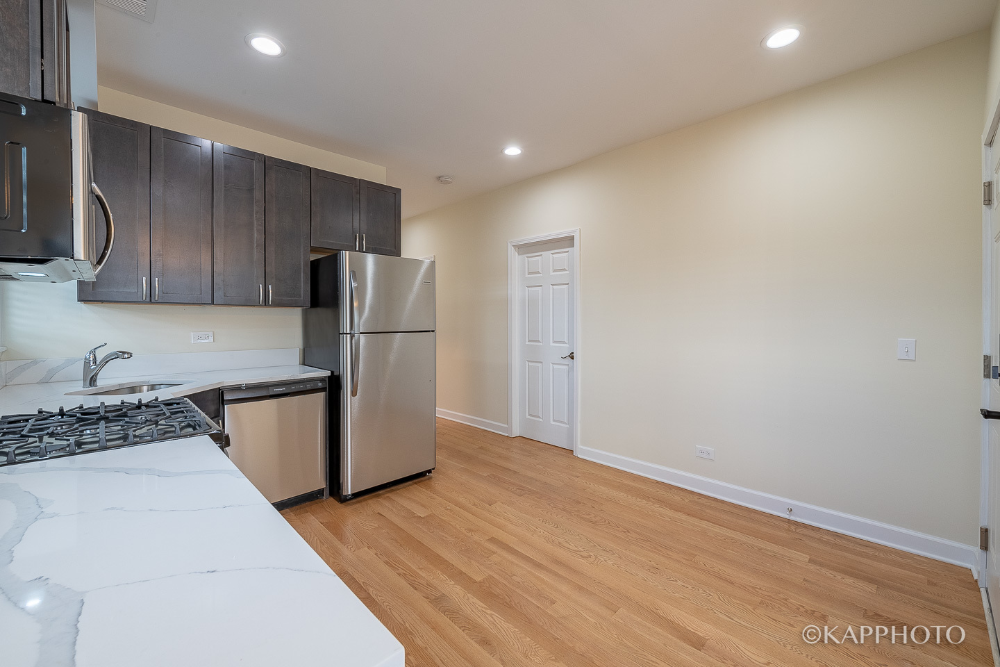 2239 W Cornelia Avenue