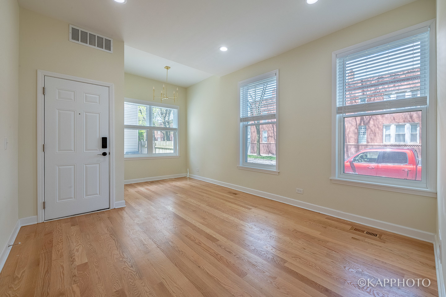 2239 W Cornelia Avenue