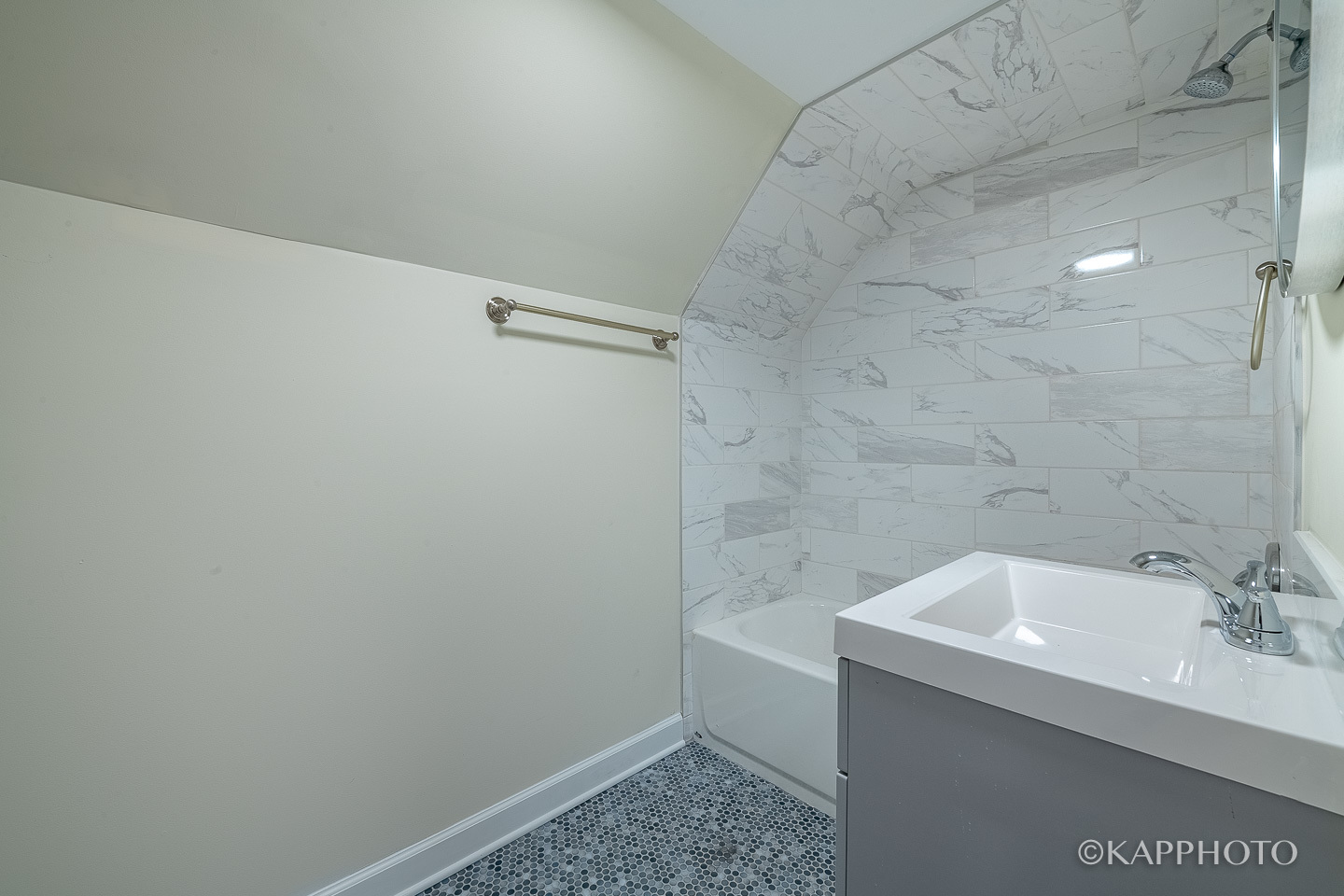 2239 W Cornelia Avenue