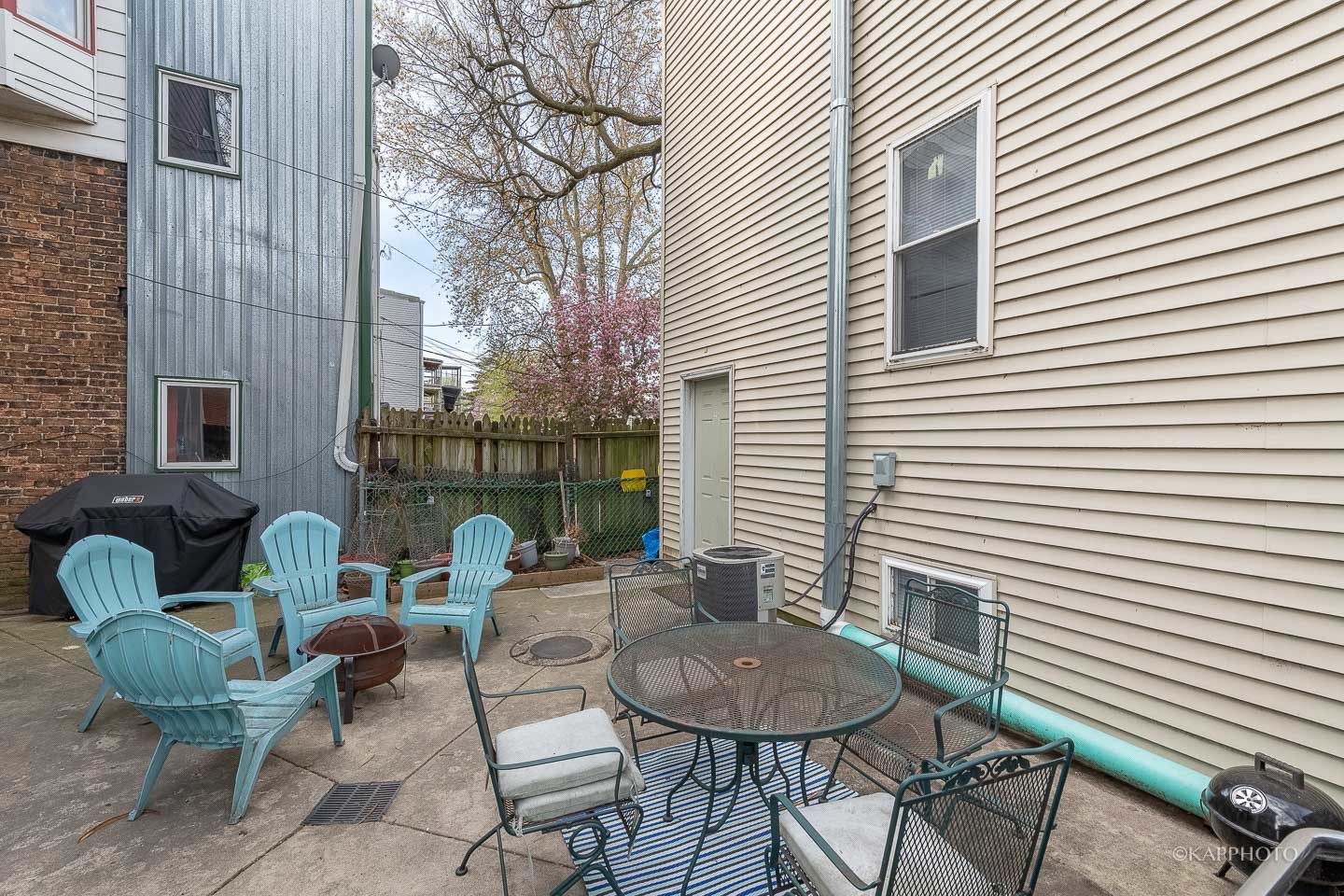 2239 W Cornelia Avenue