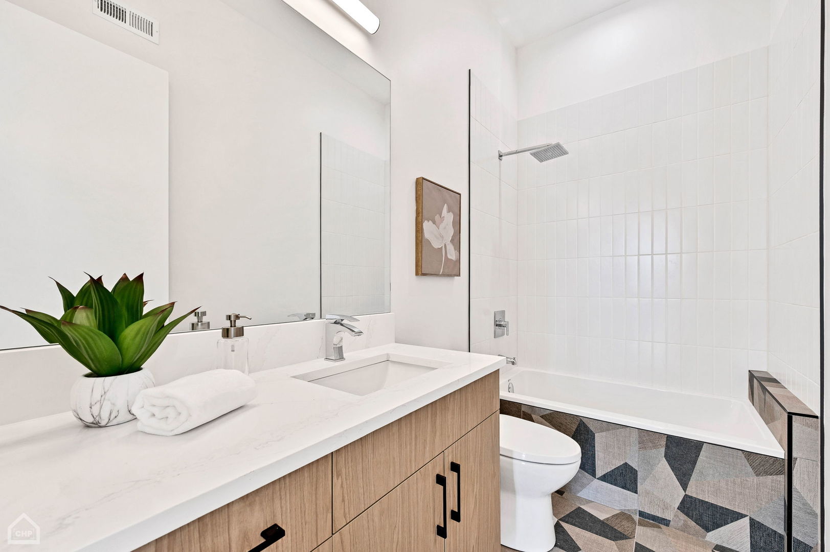 2127 W Madison Street Unit: 303
