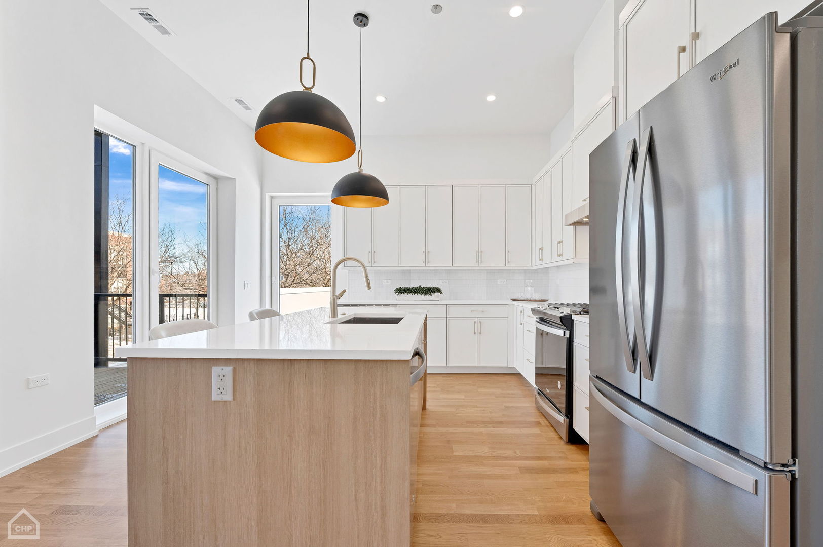 2127 W Madison Street Unit: 303