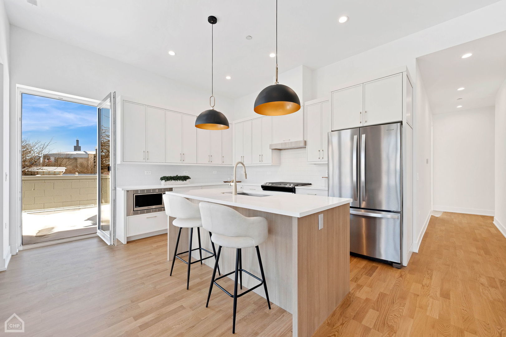2127 W Madison Street Unit: 303
