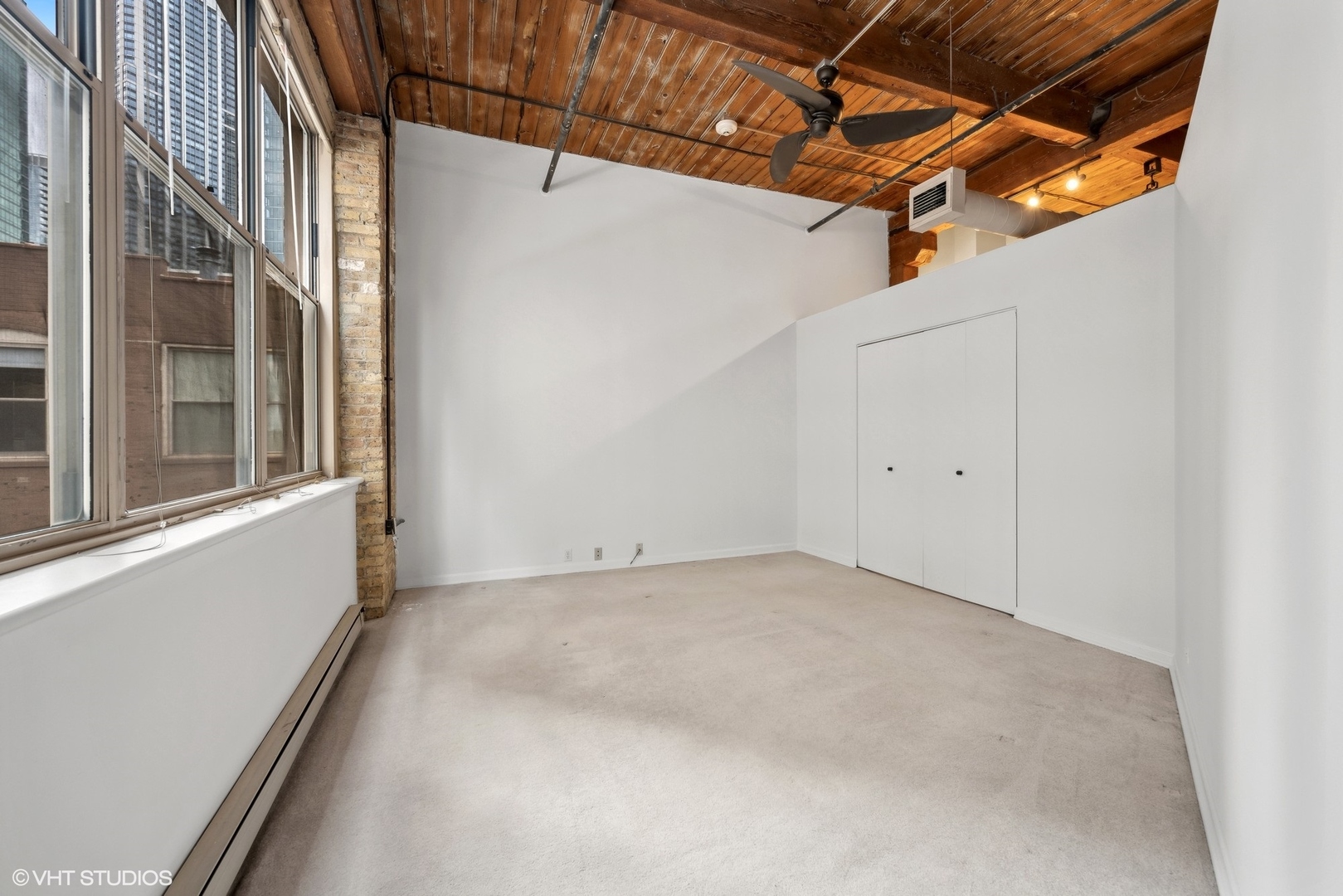 540 N Lake Shore Drive Unit: 715