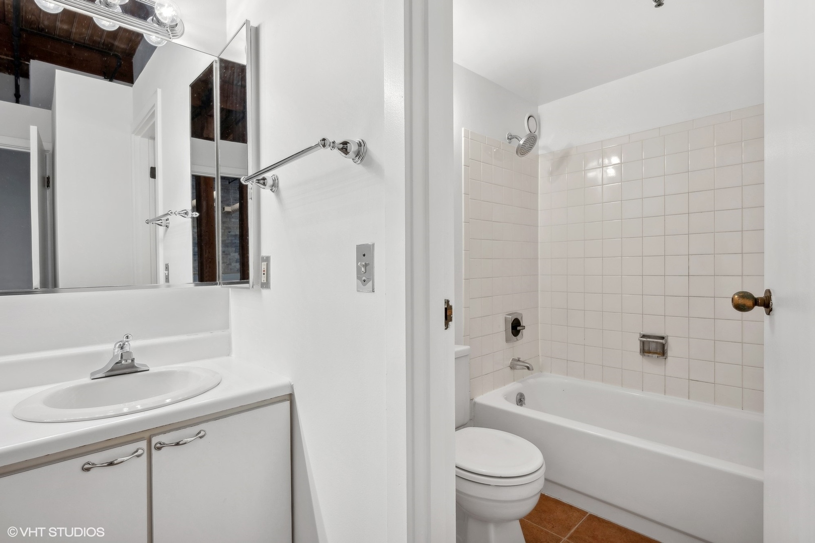 540 N Lake Shore Drive Unit: 715