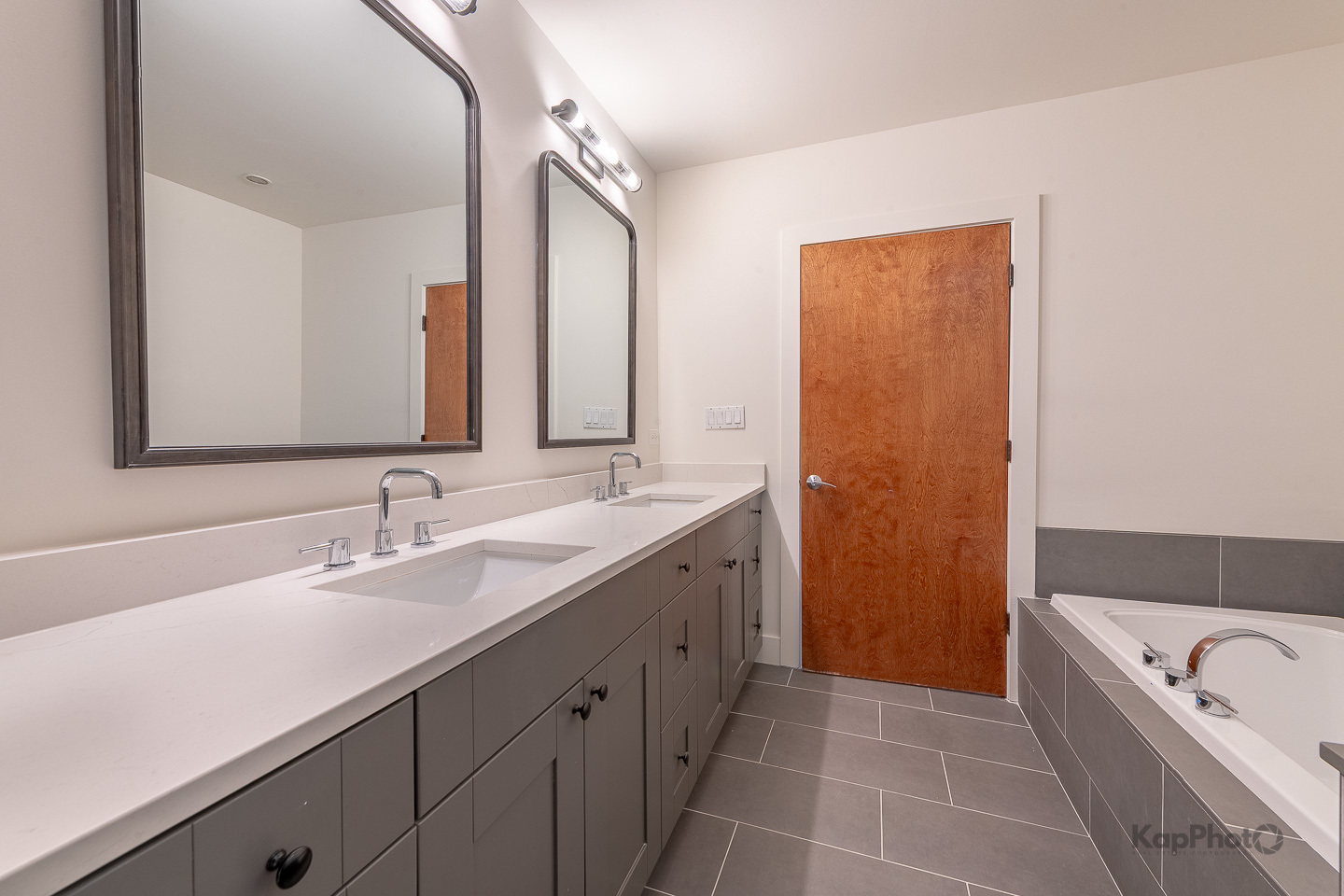 1242 W Jackson Boulevard Unit: 2E