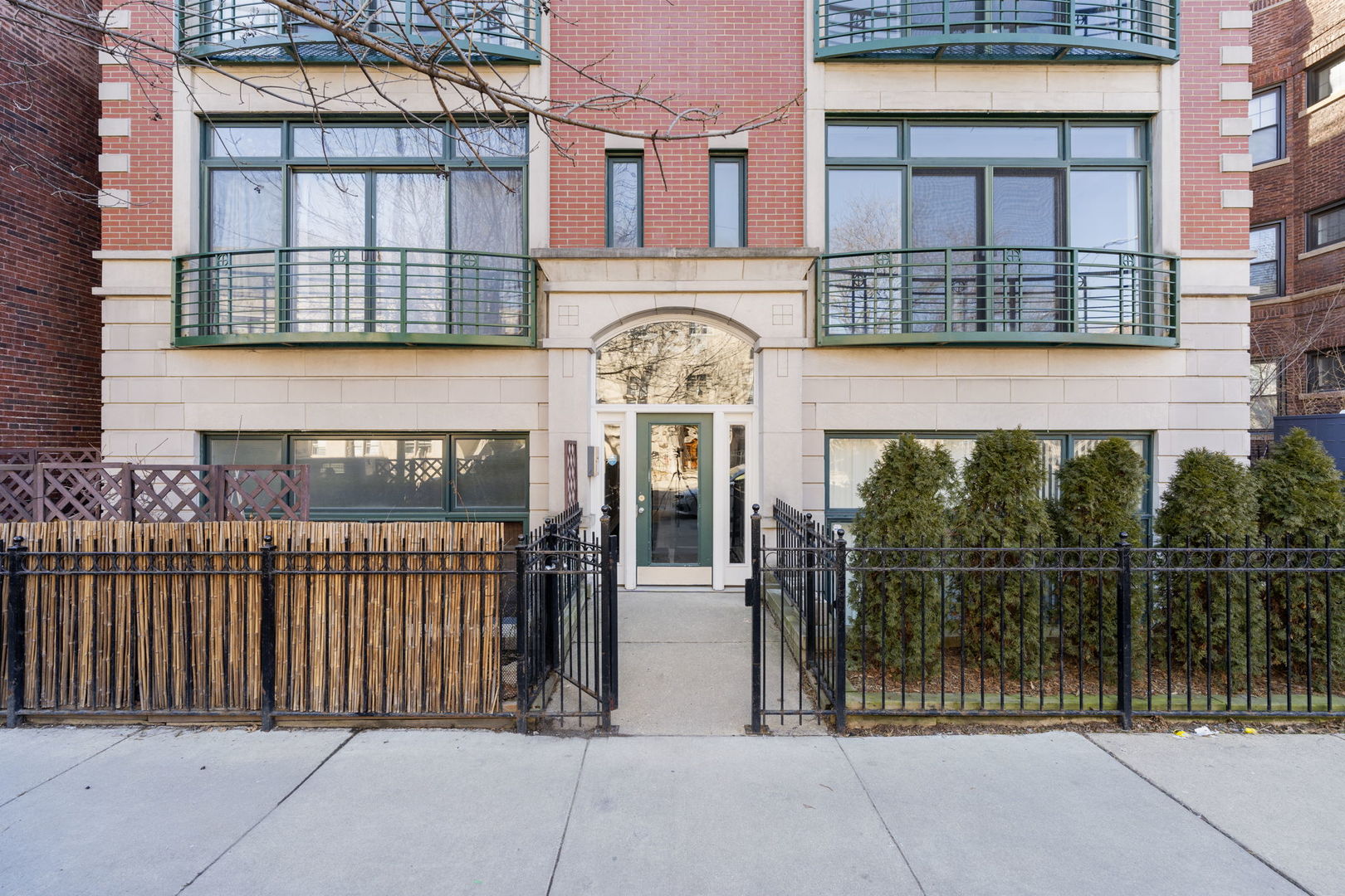 727 W BELMONT Avenue Unit: 8