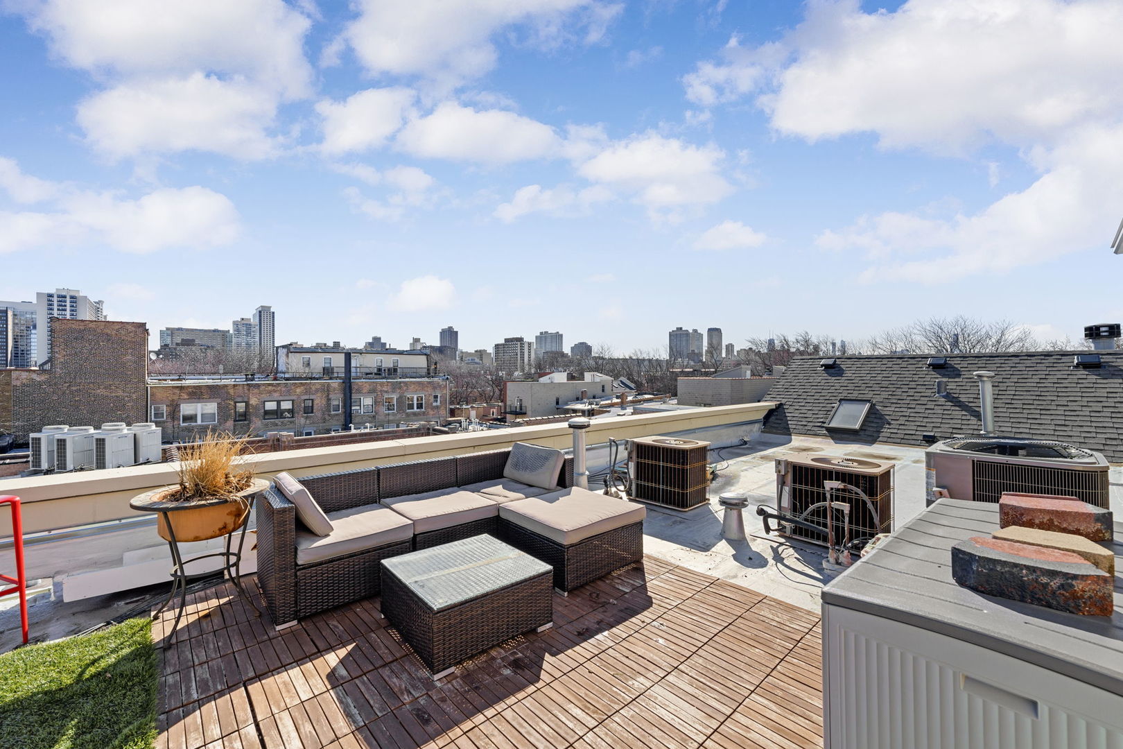 727 W BELMONT Avenue Unit: 8
