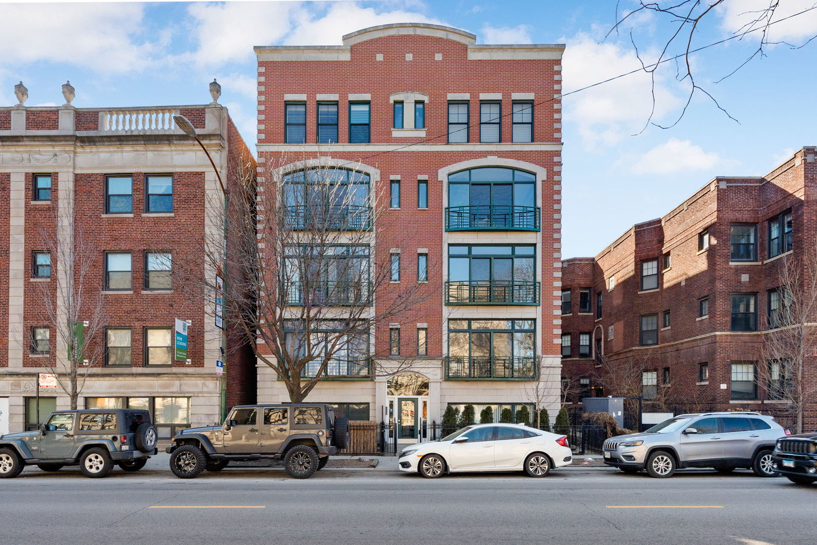 727 W BELMONT Avenue Unit: 8