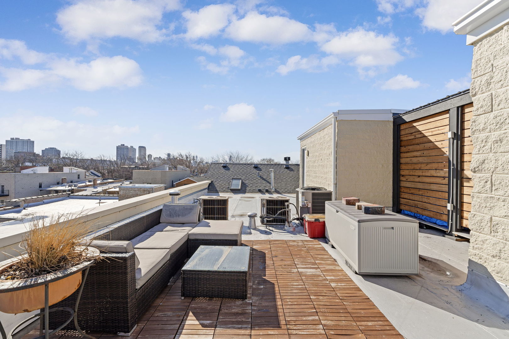 727 W BELMONT Avenue Unit: 8