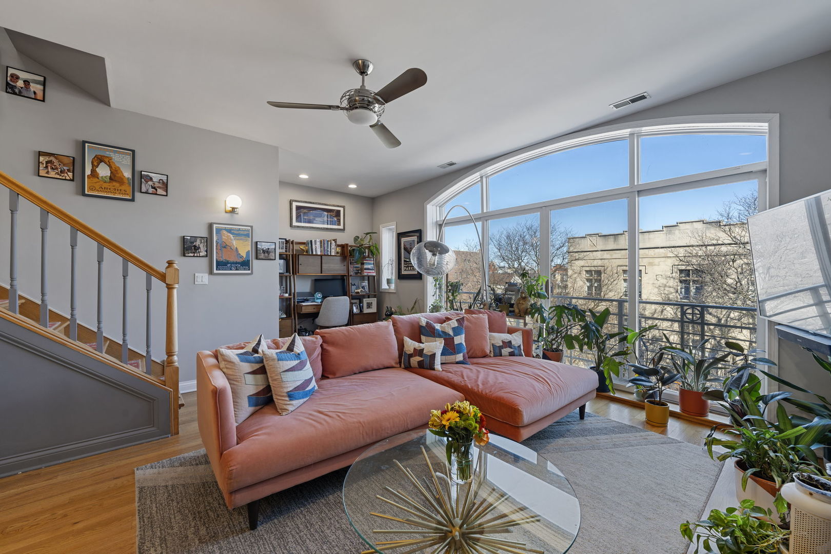 727 W BELMONT Avenue Unit: 8