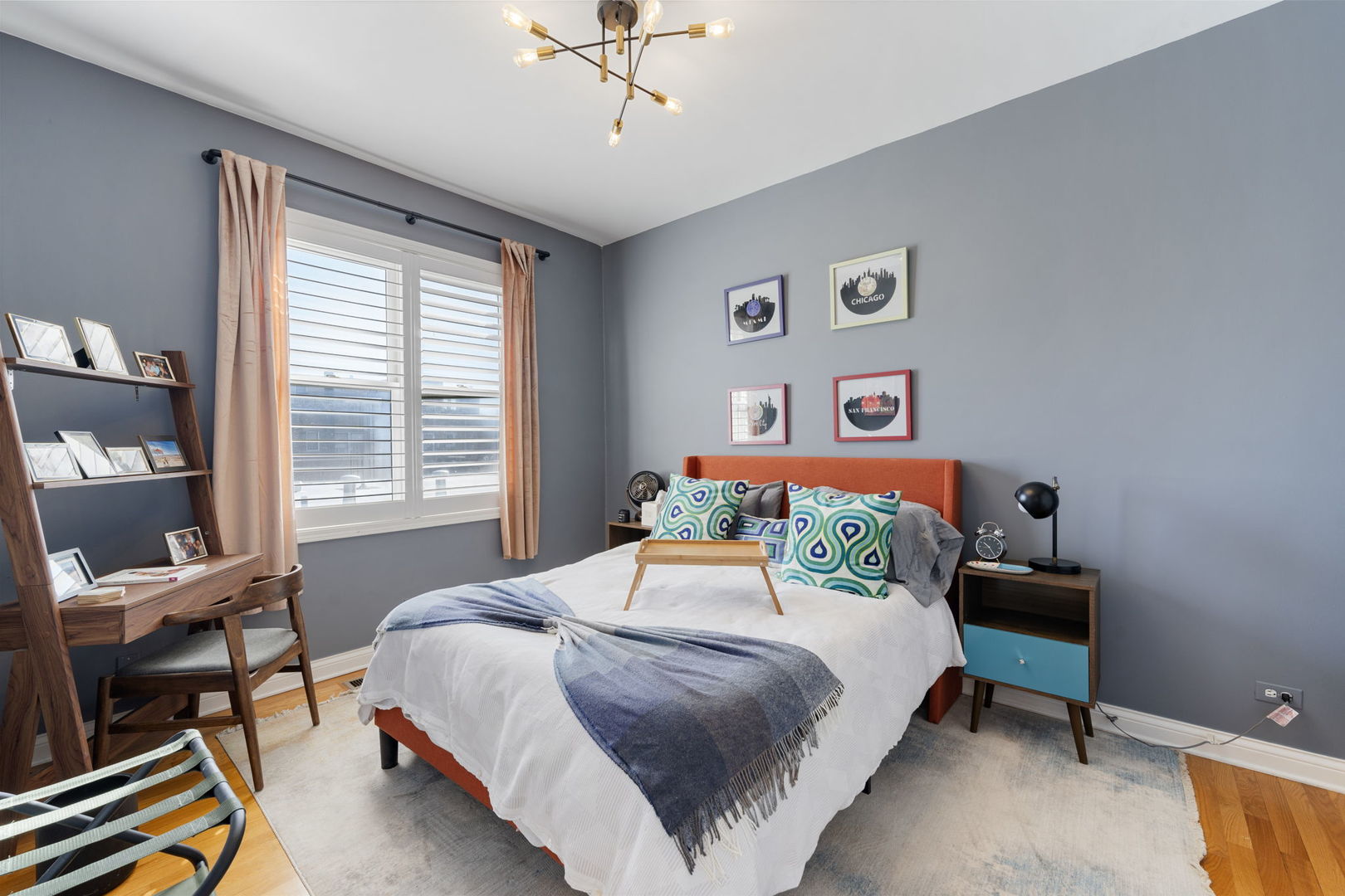 727 W BELMONT Avenue Unit: 8