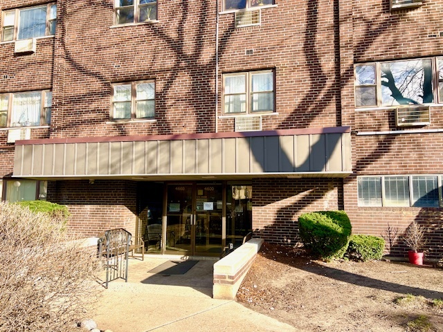 4600 N Cumberland Avenue Unit: 611