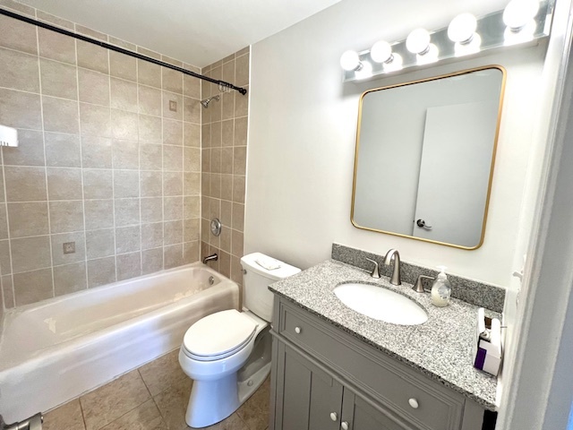 4600 N Cumberland Avenue Unit: 611