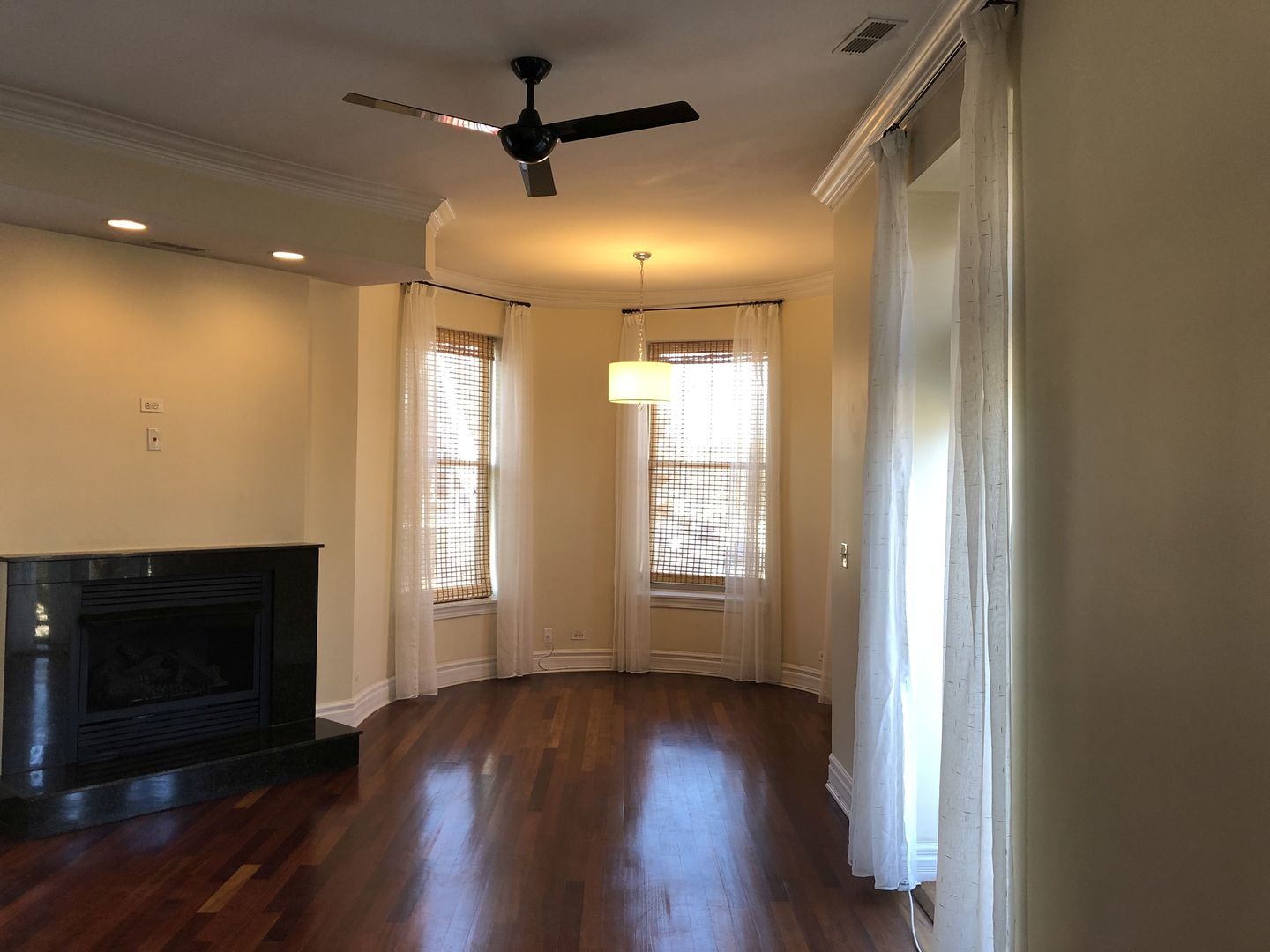 36 S Ashland Avenue Unit: 201