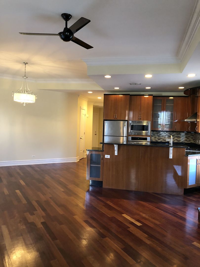 36 S Ashland Avenue Unit: 201