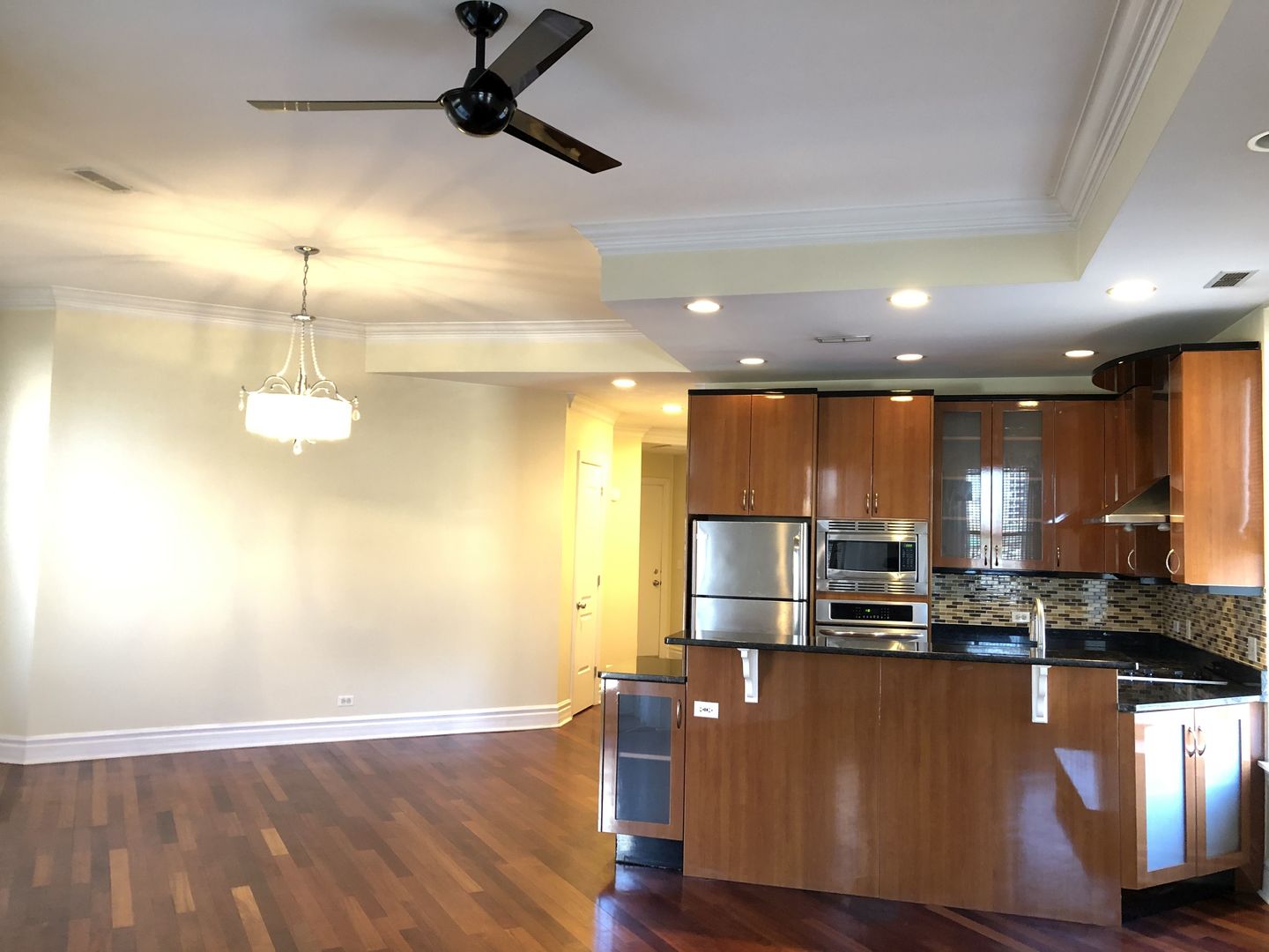 36 S Ashland Avenue Unit: 201