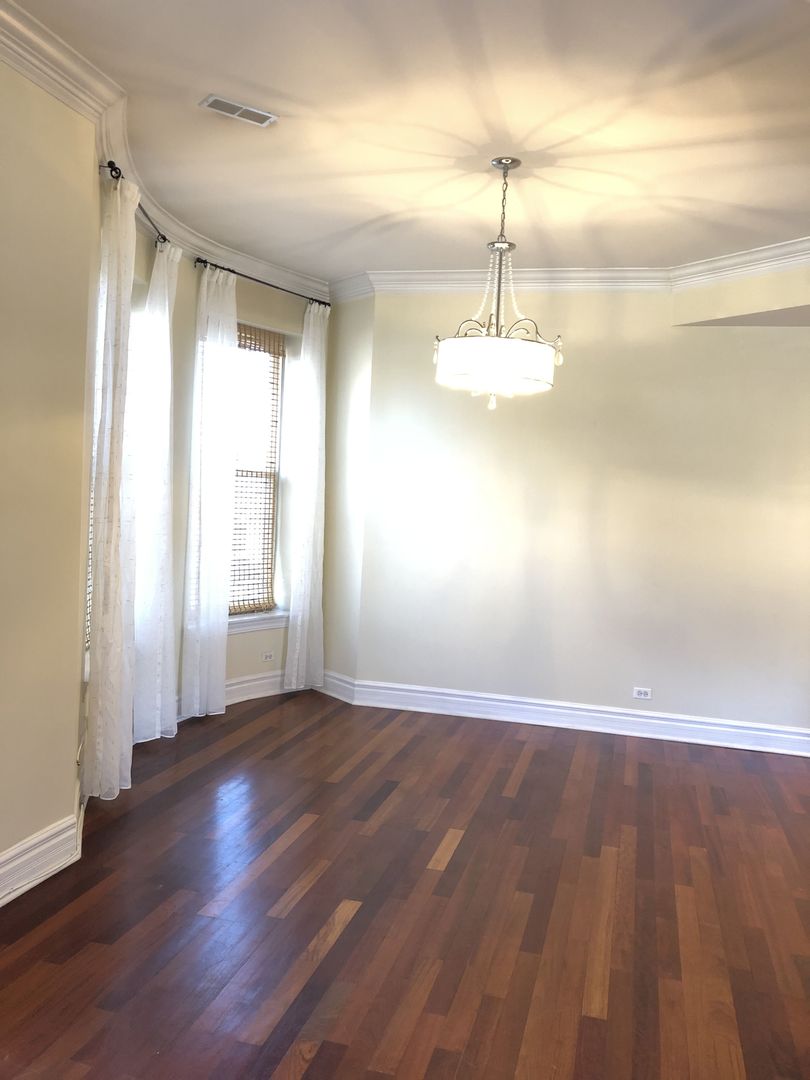 36 S Ashland Avenue Unit: 201
