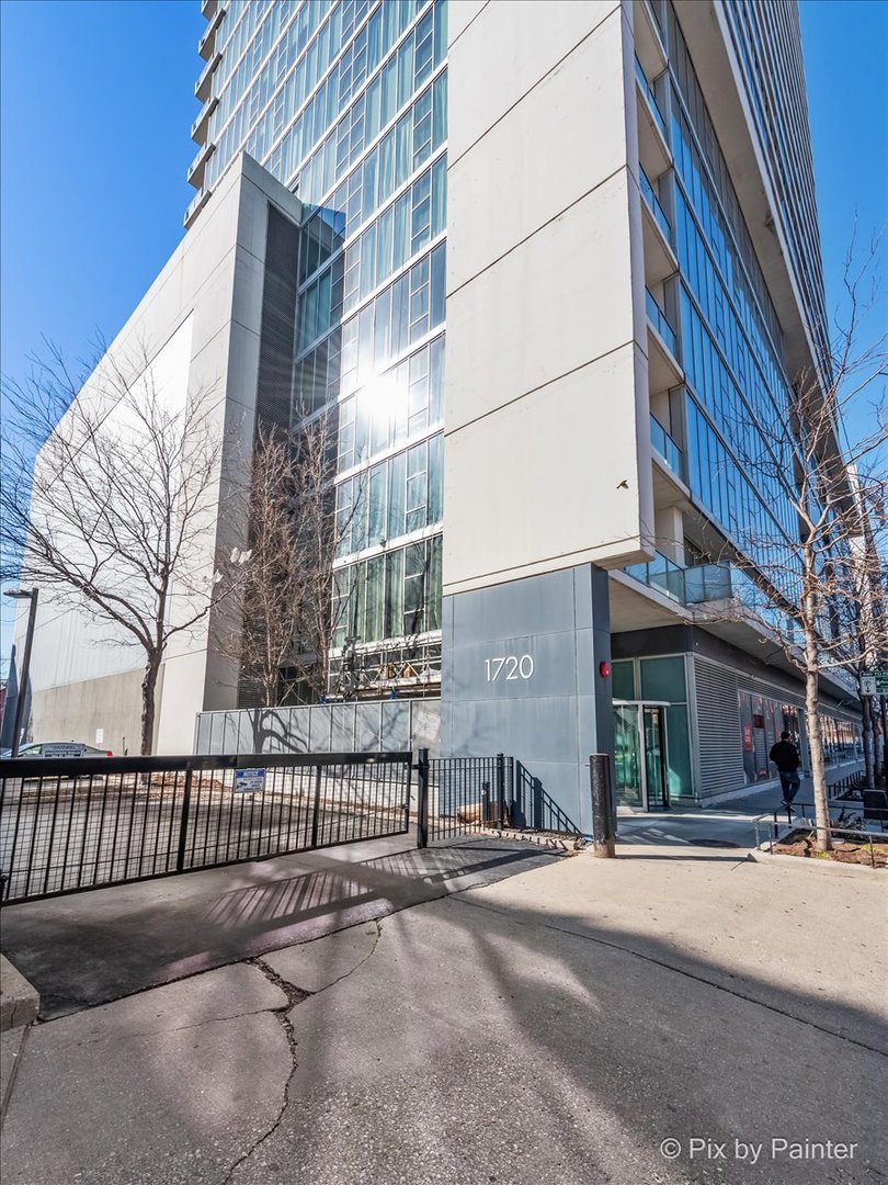 1720 S Michigan Avenue Unit: 1412
