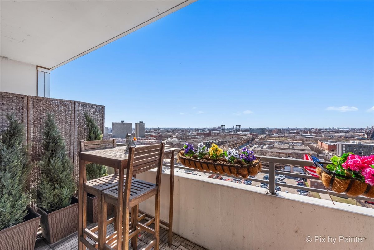 1720 S Michigan Avenue Unit: 1412