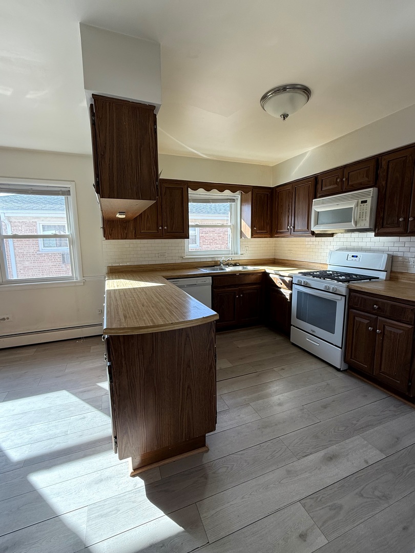 8527 W Berwyn Avenue Unit: 2