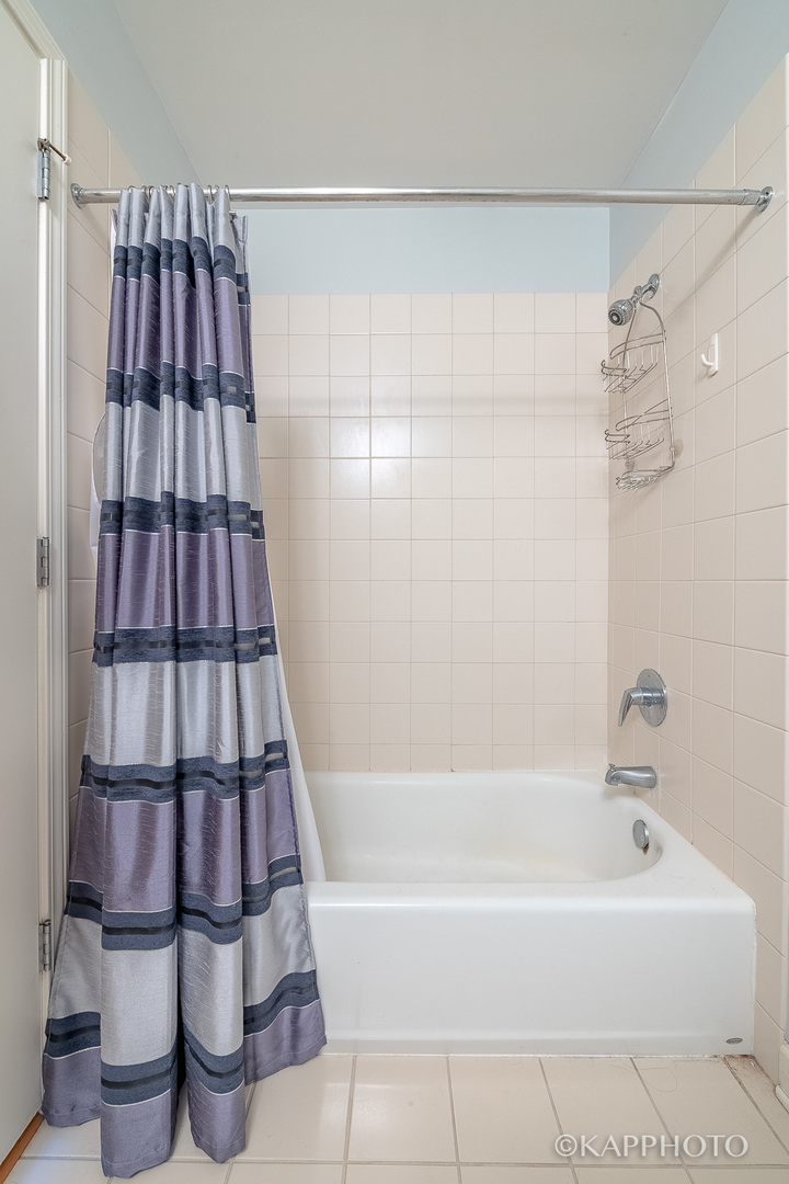 1400 S Michigan Avenue Unit: 1610