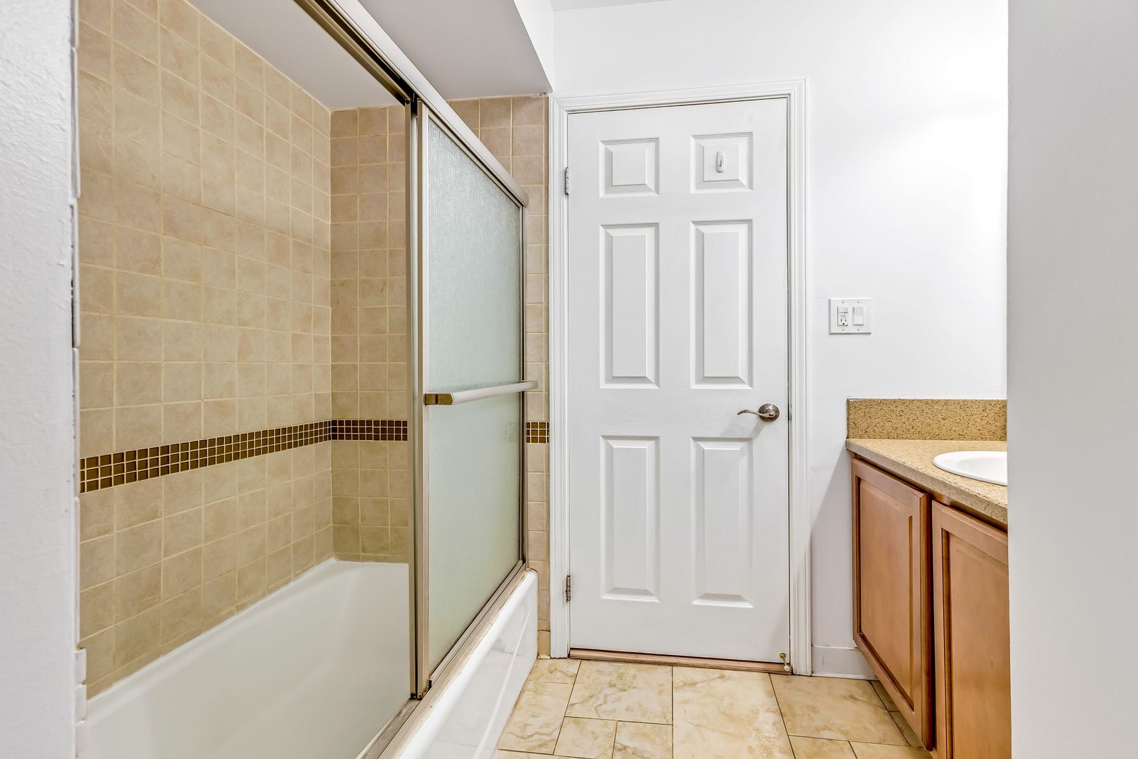 5159 N East River Road Unit: 207D