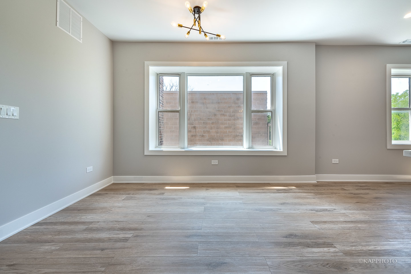 4152 S Prairie Avenue Unit: 3