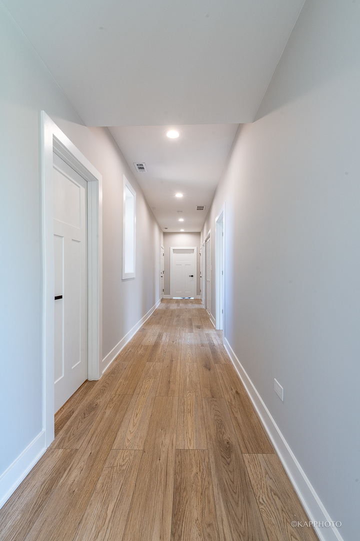 4152 S Prairie Avenue Unit: 3