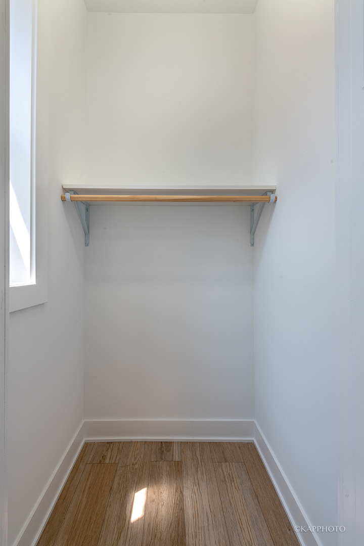 4152 S Prairie Avenue Unit: 3