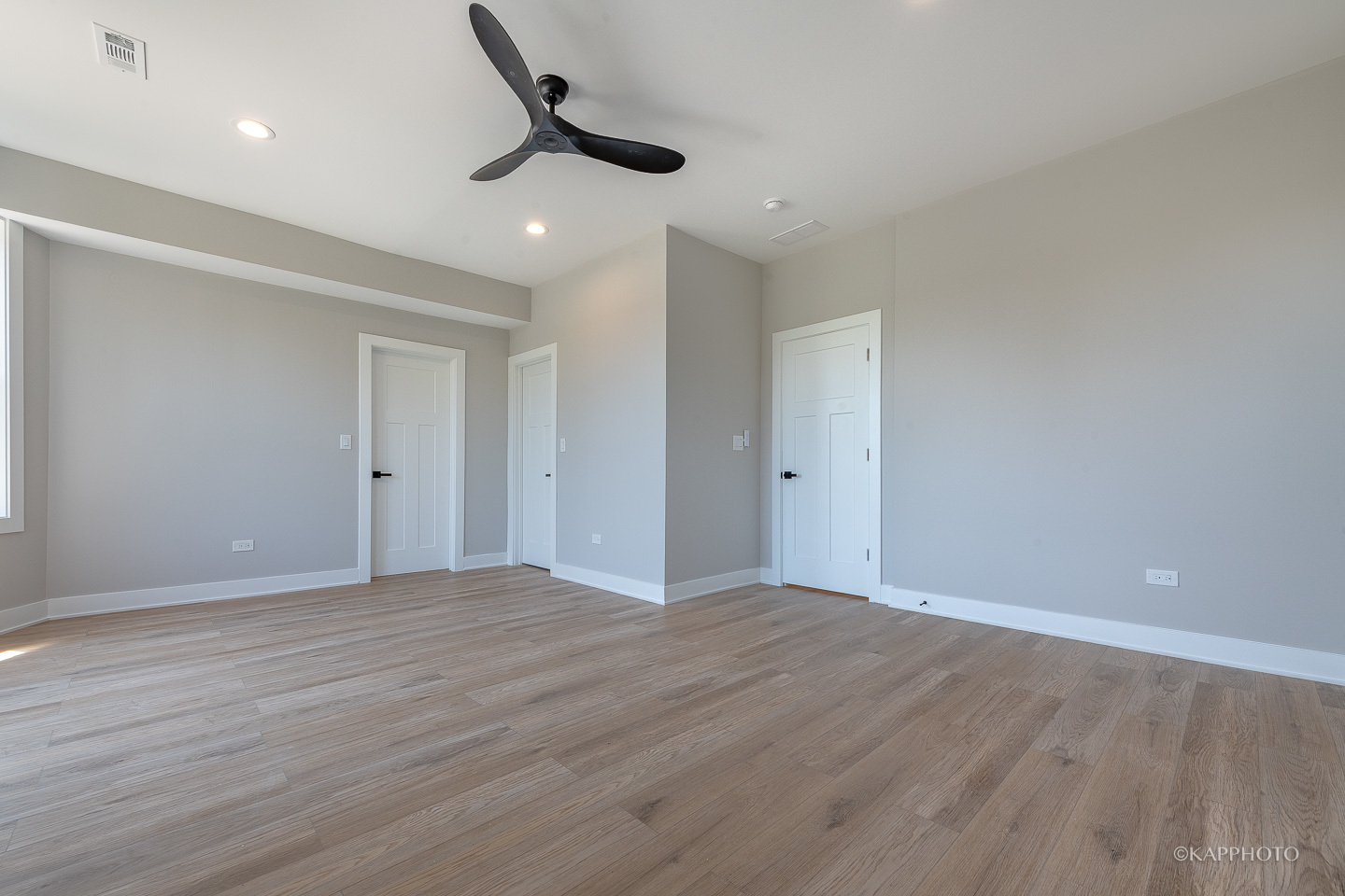 4152 S Prairie Avenue Unit: 3