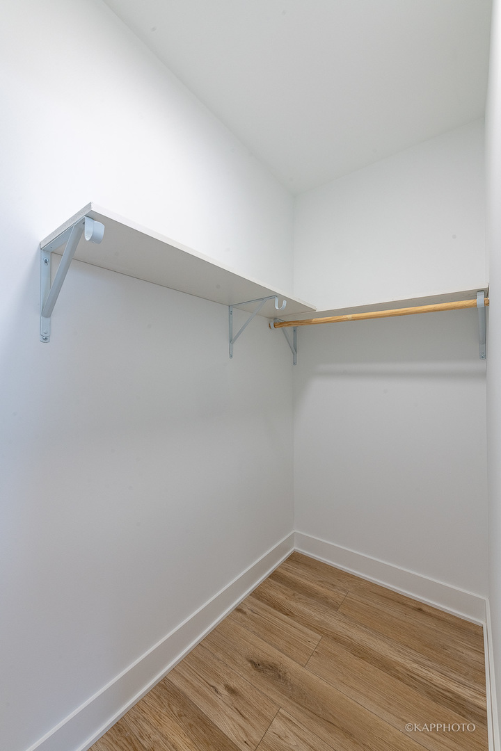 4152 S Prairie Avenue Unit: 3
