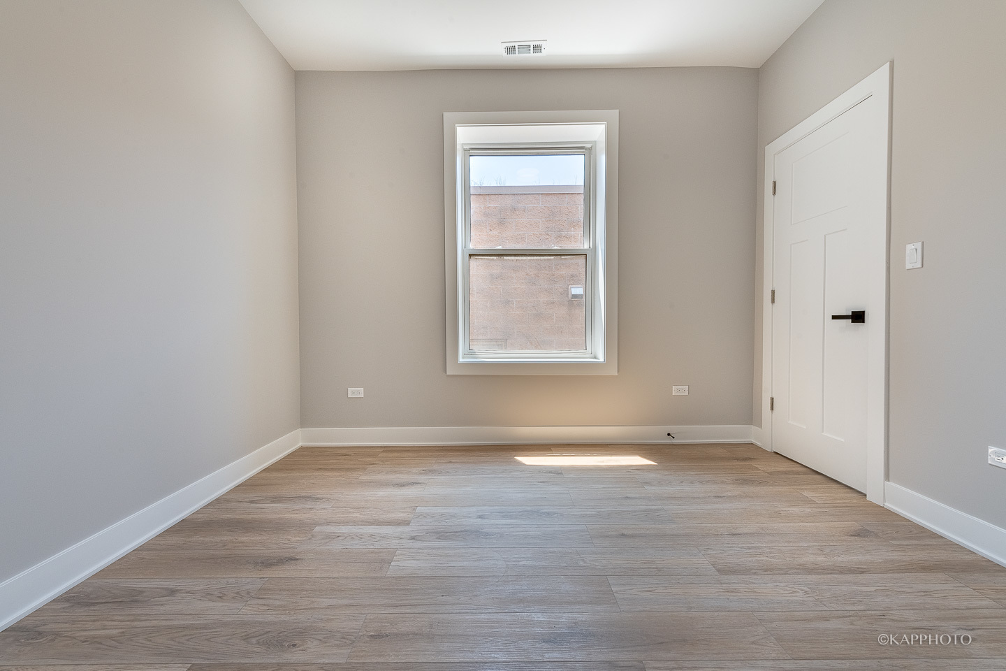 4152 S Prairie Avenue Unit: 3