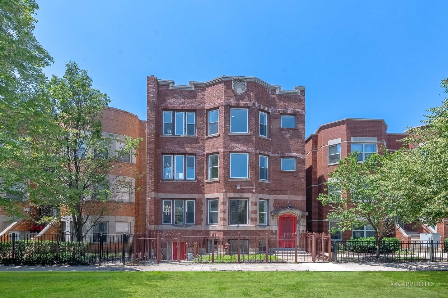 4152 S Prairie Avenue Unit: 3
